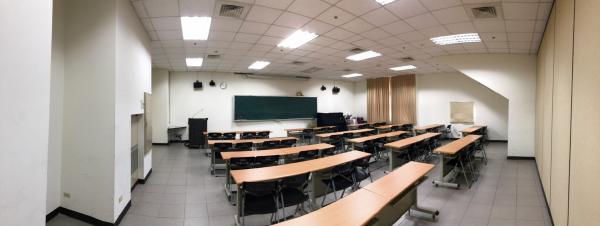 教室 R226